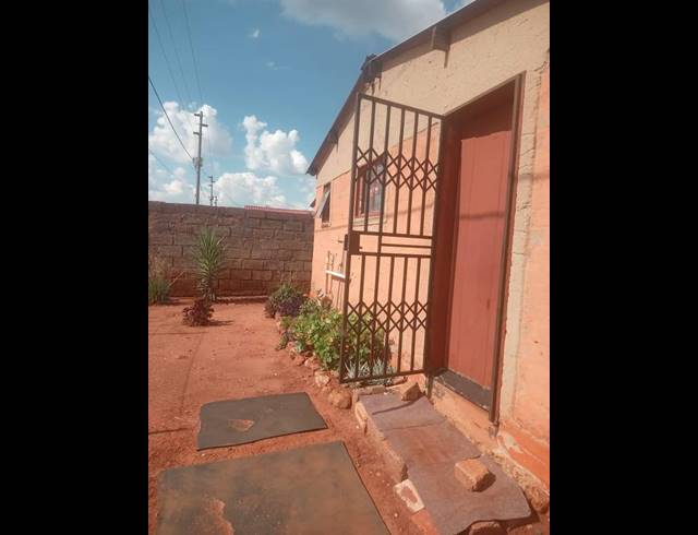 1 BEDROOM HOUSE FOR SALE IN BRAAMFISCHERVILLE